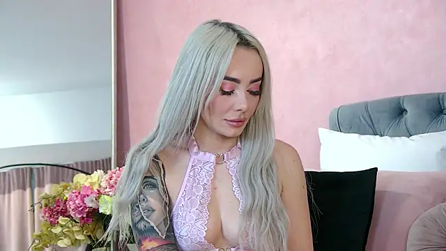 FrancescaMcGray online show from 11/11/25, 08:36