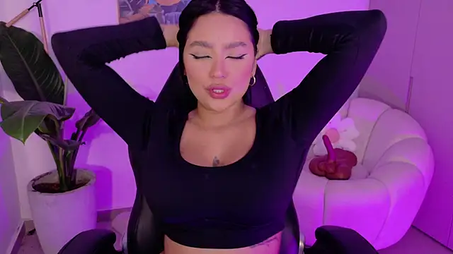 sarawinstone online show from 12/21/25, 12:18