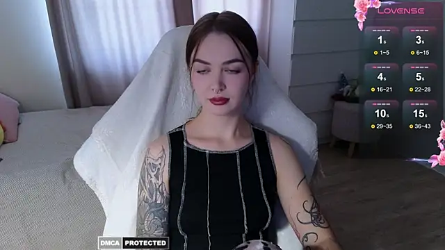 kate leoo online show from 09/29/25, 10:53