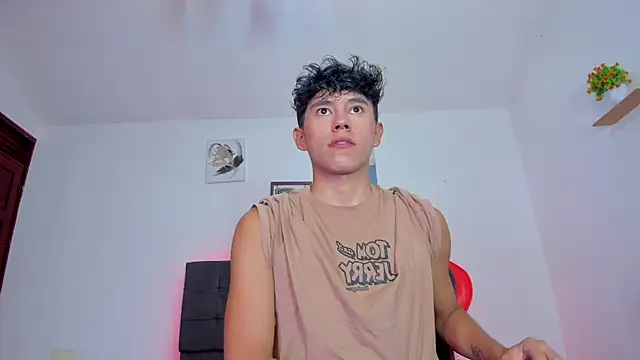 Snapshot of Angel_esteban_fx chatting on 10/07/25, 03:58 Angel esteban fx online show from 10/07/25, 03:58