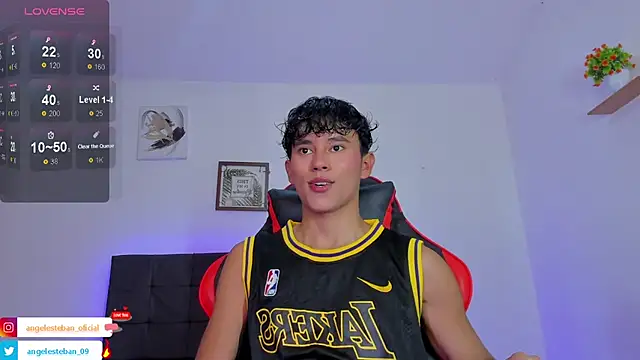 Snapshot of Angel_esteban_fx chatting on 10/08/25, 03:48 Angel esteban fx online show from 10/08/25, 03:48