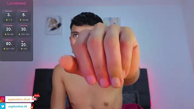 Snapshot of Angel_esteban_fx chatting on 11/03/25, 04:03 Angel esteban fx online show from 11/03/25, 04:03