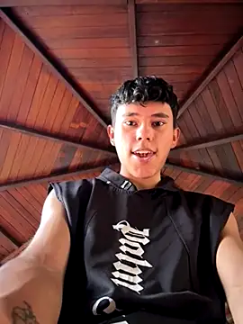 Snapshot of Angel_esteban_fx chatting on 11/25/25, 03:23 Angel esteban fx online show from 11/25/25, 03:23