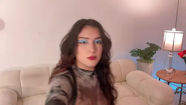 Snapshot of freya_bella_ chatting on 12/15/24, 07:13 freya bella online show from 12/15/24, 07:13