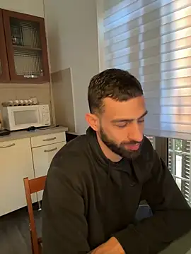 Snapshot of hugoprada chatting on 01/24/25, 08:23 hugoprada online show from 01/24/25, 08:23