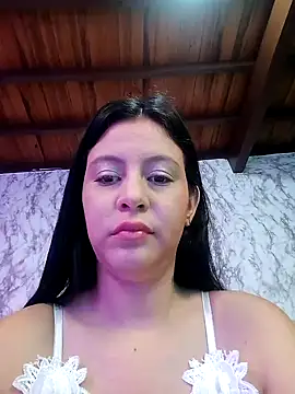 Snapshot of Arii_Vga chatting on 02/04/25, 01:38 Arii Vga online show from 02/04/25, 01:38