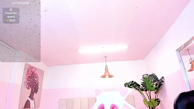 Snapshot of Red_lady chatting on 02/25/25, 03:52 Red lady online show from 02/25/25, 03:52