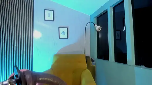 Snapshot of Red_lady chatting on 02/20/26, 03:47 Red lady online show from 02/20/26, 03:47