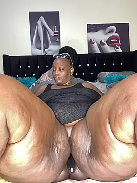 MsWhiteChocolatte online show from 01/19/25, 10:17