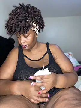 MsWhiteChocolatte online show from 06/18/26, 11:14