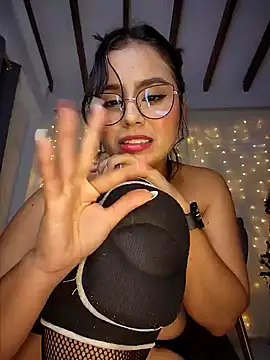 Juanelopez1 online show from 12/20/24, 09:43