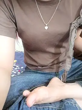 Snapshot of -Almira- chatting on 09/11/25, 02:00 -Almira- online show from 09/11/25, 02:00