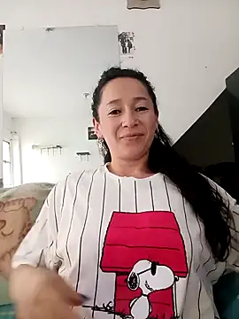 emilypoppy3 online show from 11/29/25, 09:07