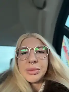 Snapshot of NewLale chatting on 02/01/26, 04:00 NewLale online show from 02/01/26, 04:00