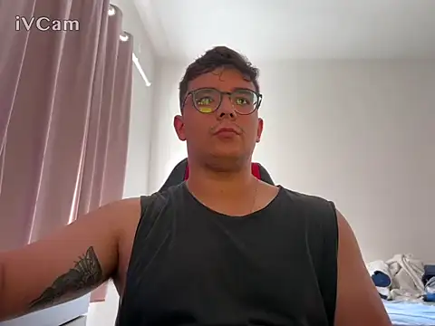 Snapshot of Thickdick6905 chatting on 09/08/25, 06:29 Thickdick6905 online show from 09/08/25, 06:29