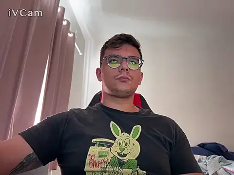 Snapshot of Thickdick6905 chatting on 09/09/25, 12:26 Thickdick6905 online show from 09/09/25, 12:26