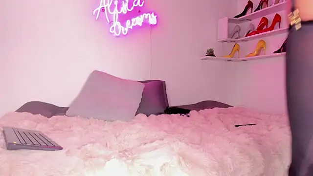 alisiadreams22 online show from 03/10/25, 03:52