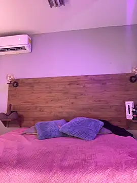 DeboraEvans online show from 10/26/25, 04:02