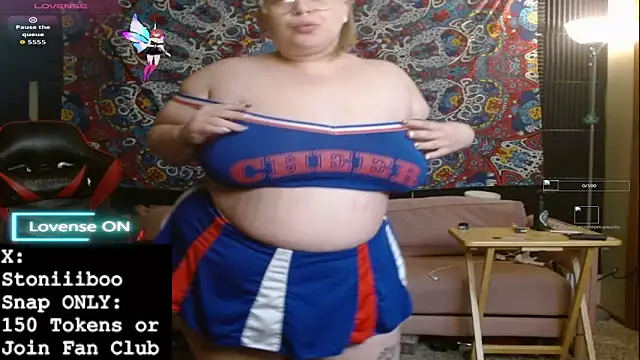 Snapshot of Stoniiiboo chatting on 11/05/25, 01:22 Stoniiiboo online show from 11/05/25, 01:22