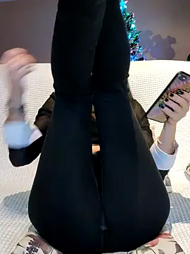 Melody87 online show from 12/13/25, 07:53