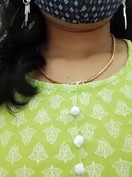 Snapshot of Angleannie chatting on 10/29/25, 09:44 Angleannie online show from 10/29/25, 09:44