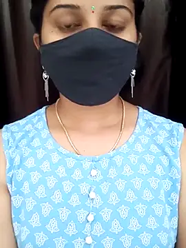 Snapshot of Angleannie chatting on 11/17/25, 08:09 Angleannie online show from 11/17/25, 08:09