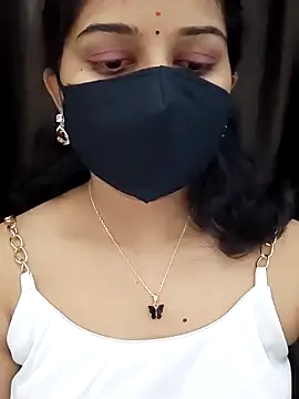 Snapshot of Angleannie chatting on 02/20/26, 05:24 Angleannie online show from 02/20/26, 05:24