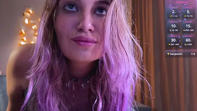 Snapshot of Femdom_Lola chatting on 01/04/25, 02:46 Femdom Lola online show from 01/04/25, 02:46