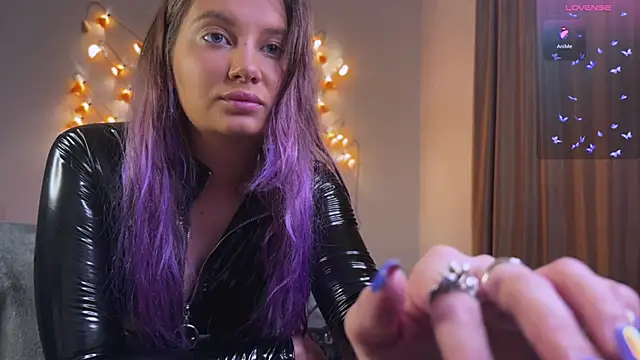 Snapshot of Femdom_Lola chatting on 01/25/25, 02:36 Femdom Lola online show from 01/25/25, 02:36