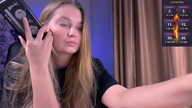 Snapshot of Femdom_Lola chatting on 12/18/25, 11:05 Femdom Lola online show from 12/18/25, 11:05