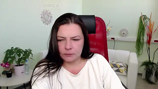 Lily flower7 online show from 10/06/25, 07:50