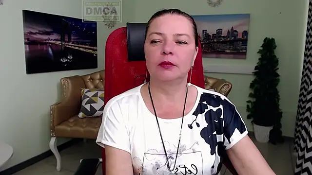 Snapshot of Lily_flower7 chatting on 06/18/26, 06:35 Lily flower7 online show from 06/18/26, 06:35