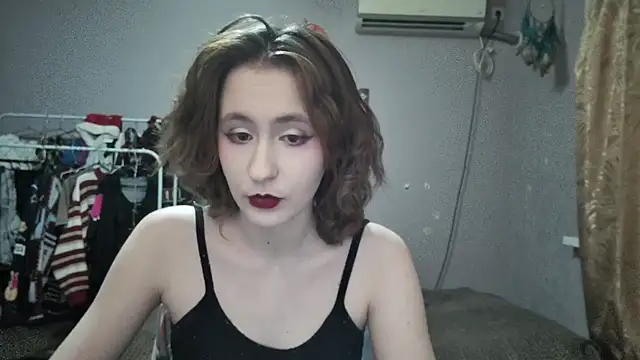 Snapshot of JoannaTompson chatting on 01/11/25, 01:16 JoannaTompson online show from 01/11/25, 01:16