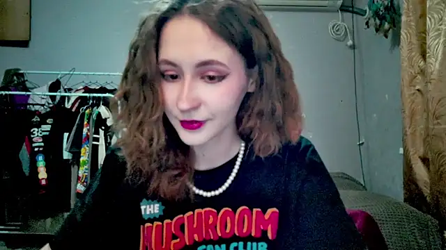 Snapshot of JoannaTompson chatting on 09/15/25, 07:25 JoannaTompson online show from 09/15/25, 07:25