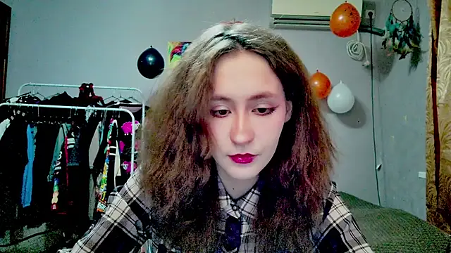 Snapshot of JoannaTompson chatting on 10/25/25, 12:40 JoannaTompson online show from 10/25/25, 12:40