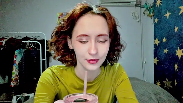 Snapshot of JoannaTompson chatting on 03/27/26, 01:44 JoannaTompson online show from 03/27/26, 01:44