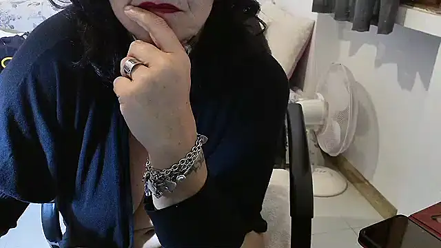 Snapshot of 45marina45 chatting on 03/19/25, 08:45 45marina45 online show from 03/19/25, 08:45