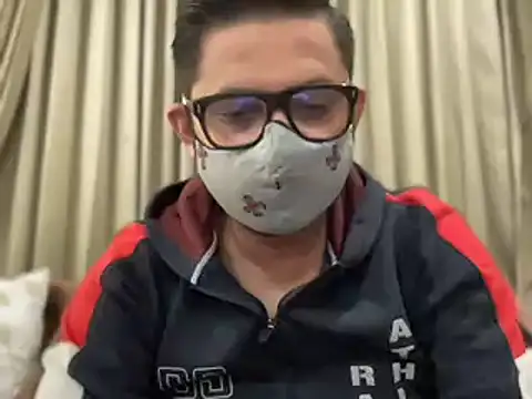 Snapshot of slavekinky001 chatting on 12/03/24, 07:44 slavekinky001 online show from 12/03/24, 07:44