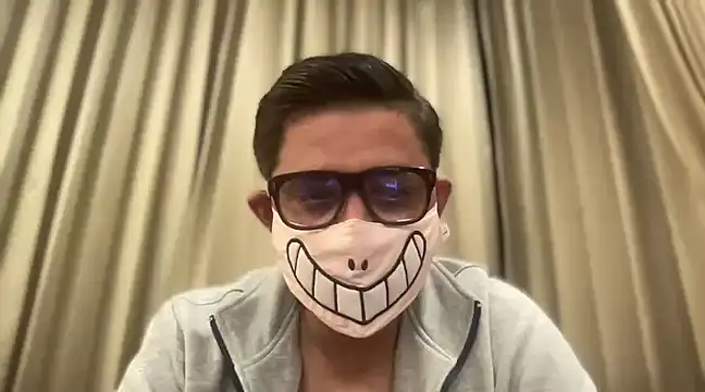 Snapshot of slavekinky001 chatting on 12/31/24, 08:56 slavekinky001 online show from 12/31/24, 08:56