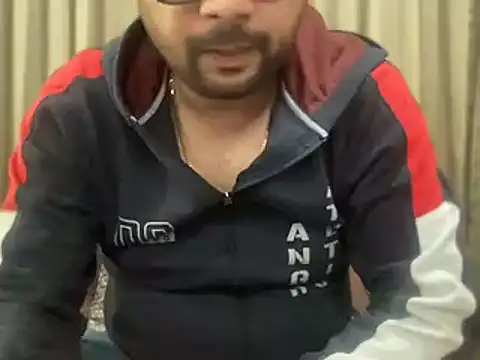 Snapshot of slavekinky001 chatting on 01/03/25, 07:50 slavekinky001 online show from 01/03/25, 07:50