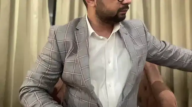 Snapshot of slavekinky001 chatting on 01/10/25, 08:37 slavekinky001 online show from 01/10/25, 08:37