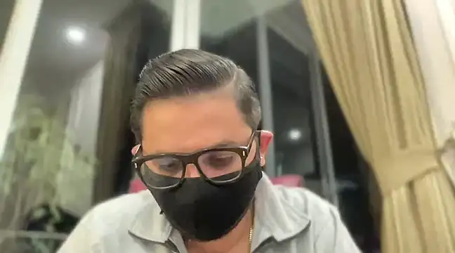 Snapshot of slavekinky001 chatting on 02/07/25, 07:06 slavekinky001 online show from 02/07/25, 07:06