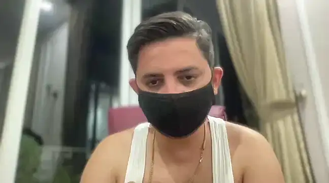 Snapshot of slavekinky001 chatting on 02/25/25, 08:51 slavekinky001 online show from 02/25/25, 08:51