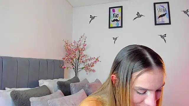 im sarah34 online show from 01/17/25, 03:23