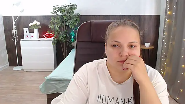 Crazyy girl  online show from 03/02/25, 08:27