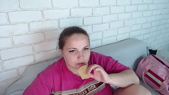 Crazyy girl  online show from 06/10/26, 03:22