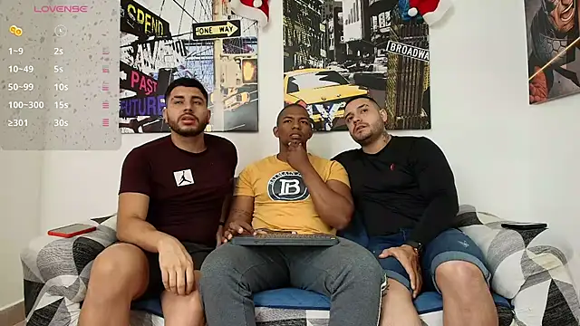 Snapshot of hott_dicks chatting on 12/23/24, 06:27 hott dicks online show from 12/23/24, 06:27