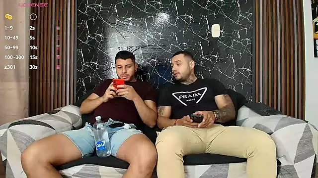 Snapshot of hott_dicks chatting on 02/11/25, 08:52 hott dicks online show from 02/11/25, 08:52