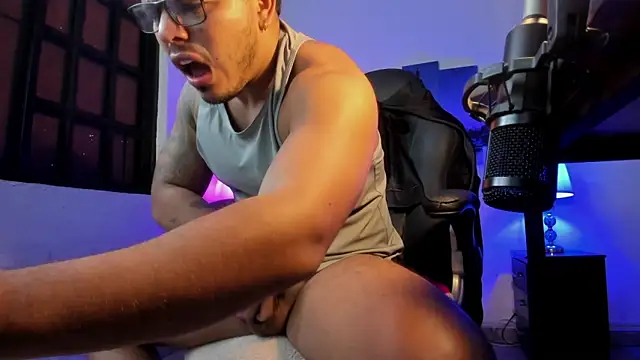 Naughty Charly online show from 06/05/26, 12:11