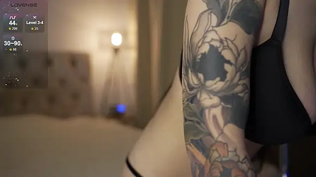 LindaWarners online show from 10/26/25, 01:33